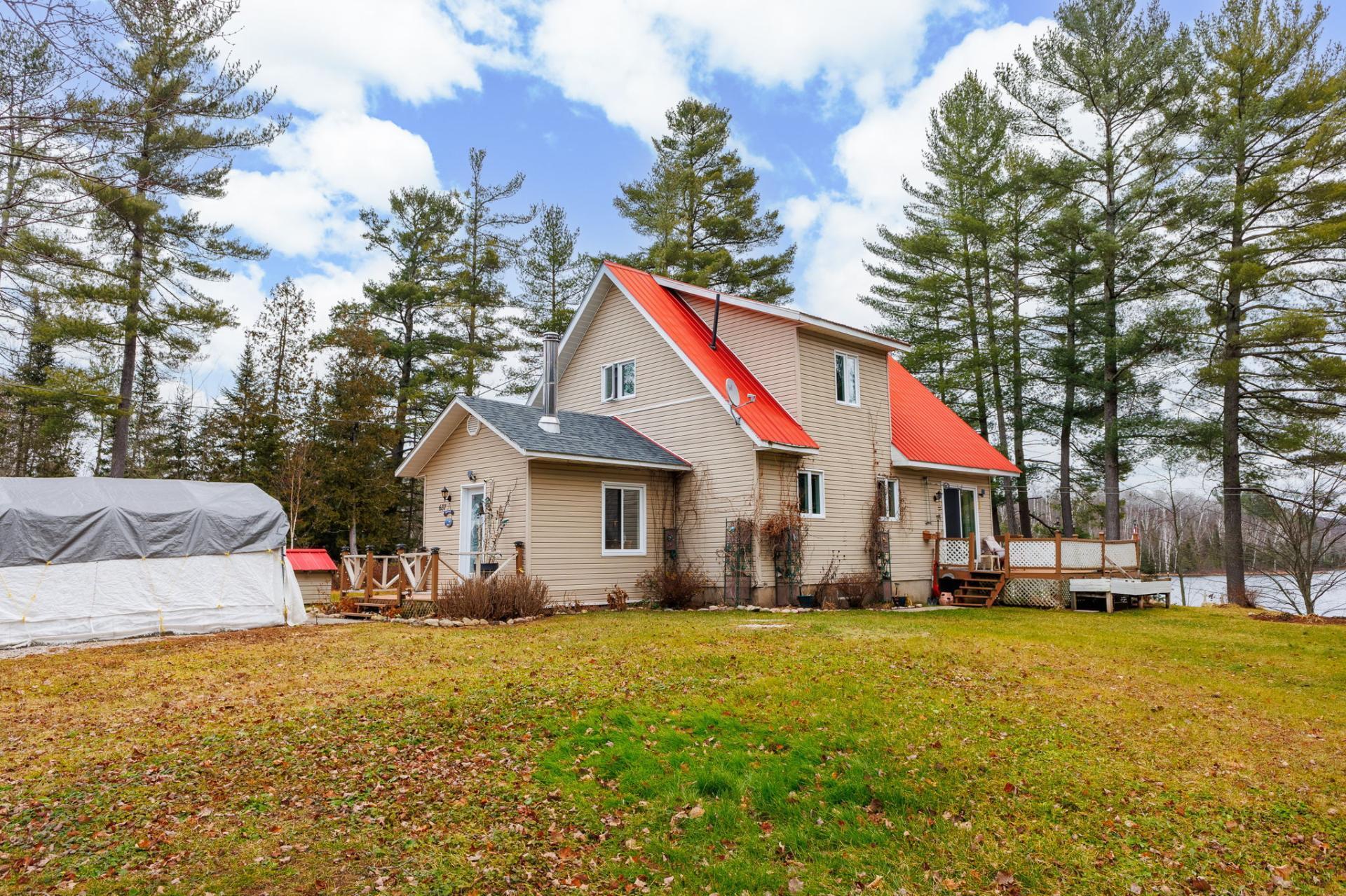 









637


Ch. du Lac-Cayamant

,
Cayamant,




QC
J0X1Y0

