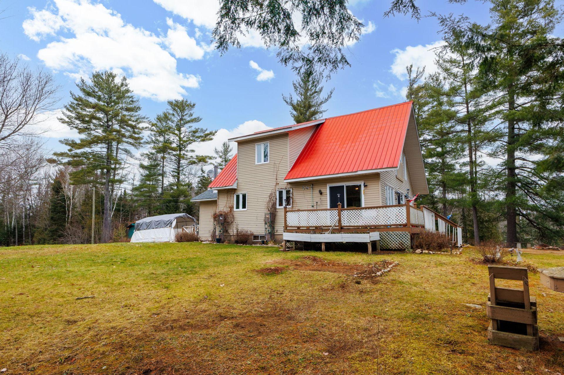 









637


Ch. du Lac-Cayamant

,
Cayamant,




QC
J0X1Y0

