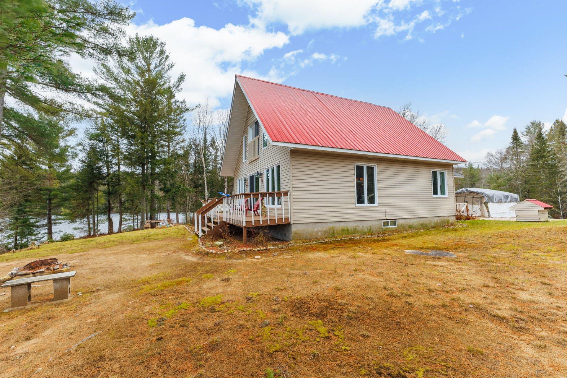 









637


Ch. du Lac-Cayamant

,
Cayamant,




QC
J0X1Y0


