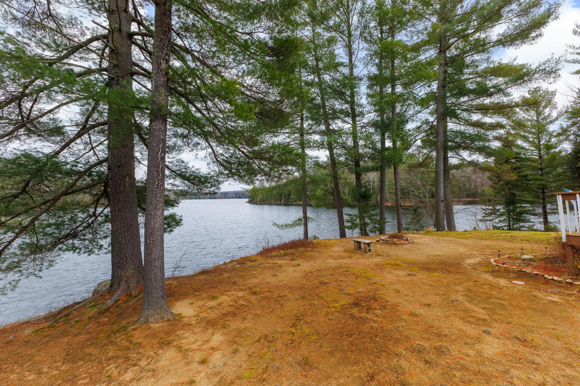 









637


Ch. du Lac-Cayamant

,
Cayamant,




QC
J0X1Y0

