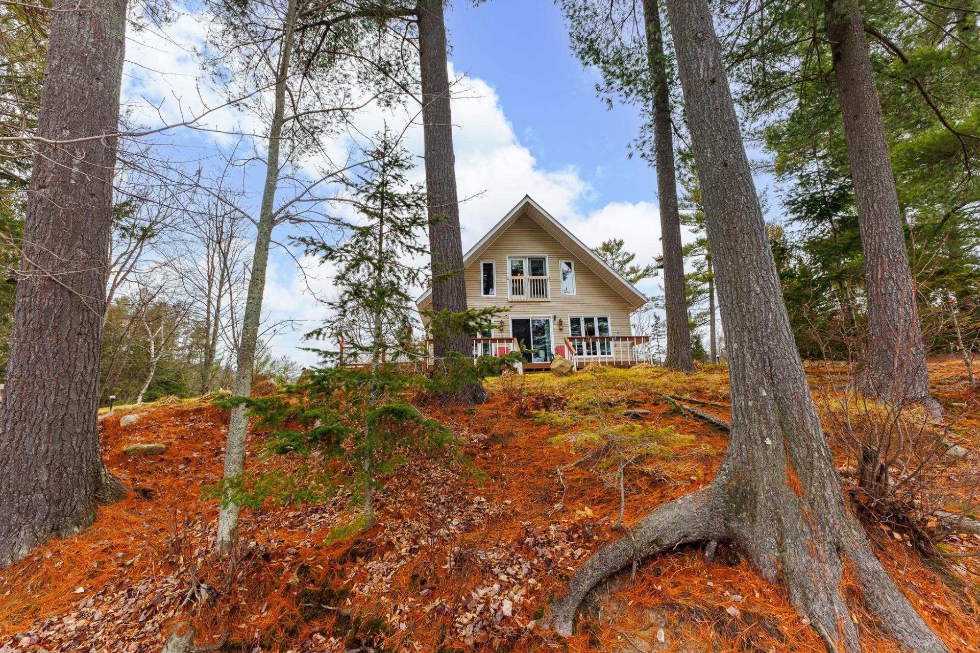 









637


Ch. du Lac-Cayamant

,
Cayamant,




QC
J0X1Y0

