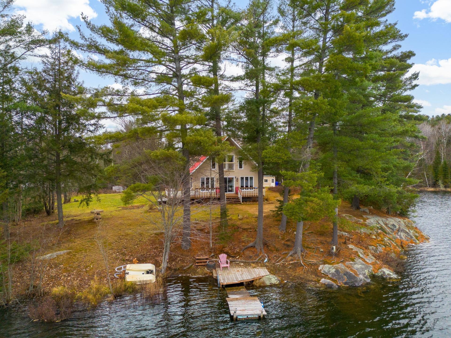 









637


Ch. du Lac-Cayamant

,
Cayamant,




QC
J0X1Y0

