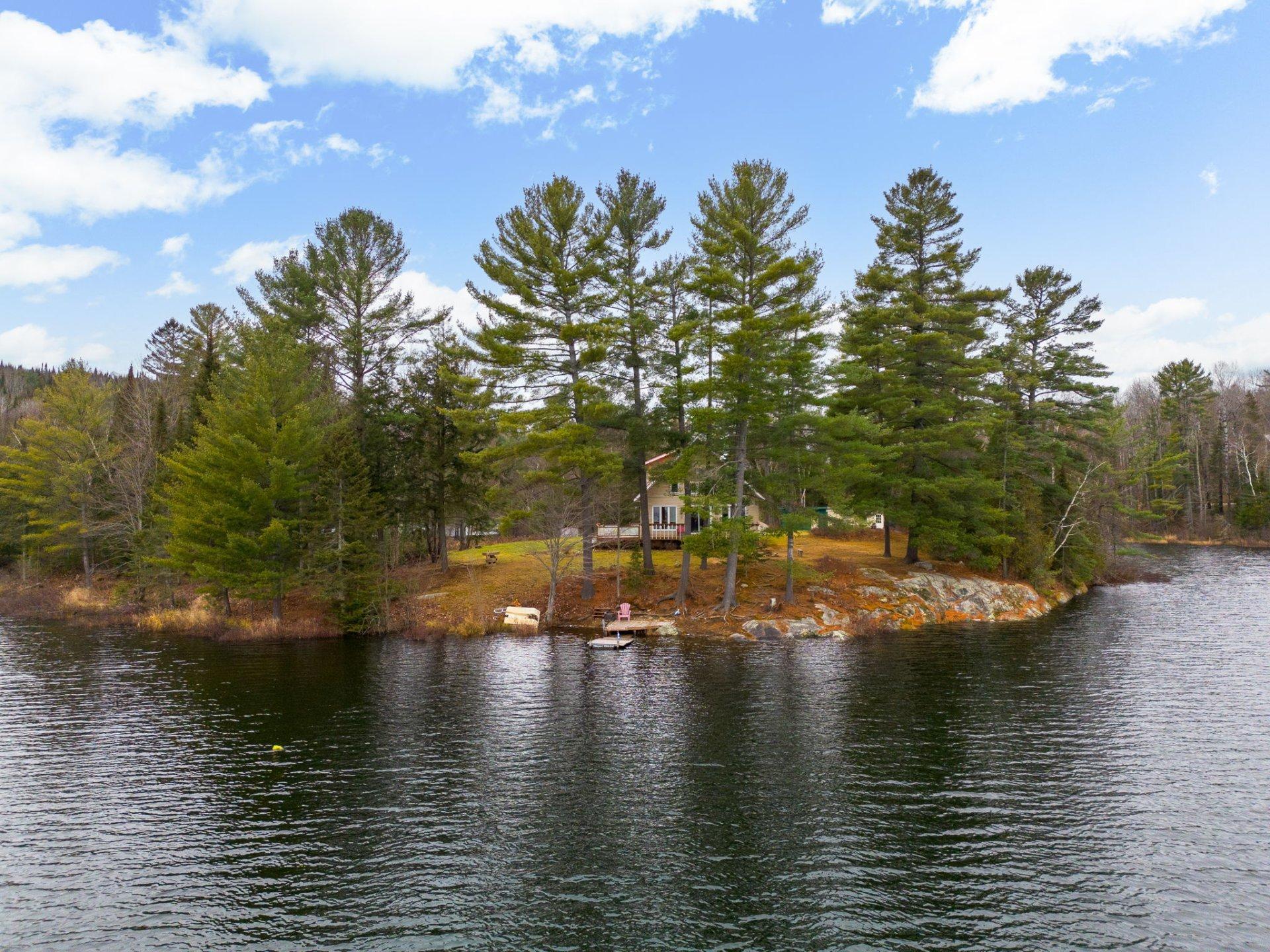 









637


Ch. du Lac-Cayamant

,
Cayamant,




QC
J0X1Y0

