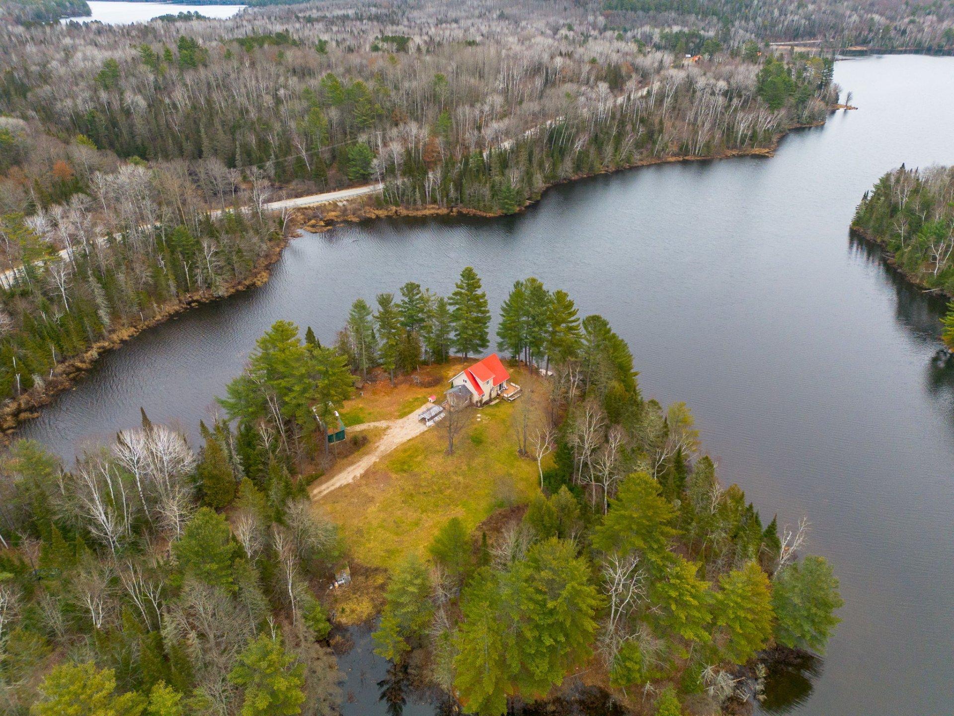 









637


Ch. du Lac-Cayamant

,
Cayamant,




QC
J0X1Y0

