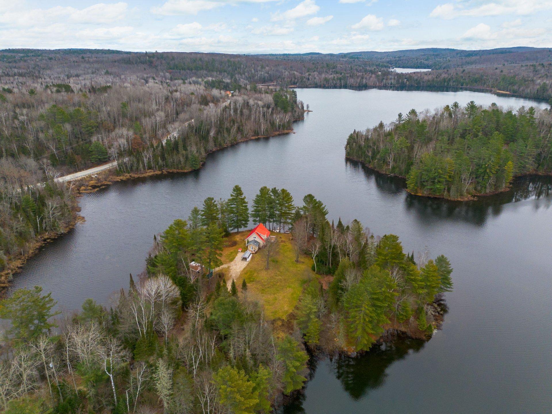 









637


Ch. du Lac-Cayamant

,
Cayamant,




QC
J0X1Y0

