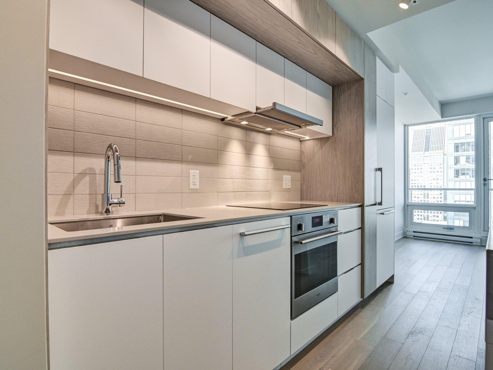 









1288


Rue St-Antoine O.

, 4905,
Montréal (Ville-Marie),




QC
H3C0X6

