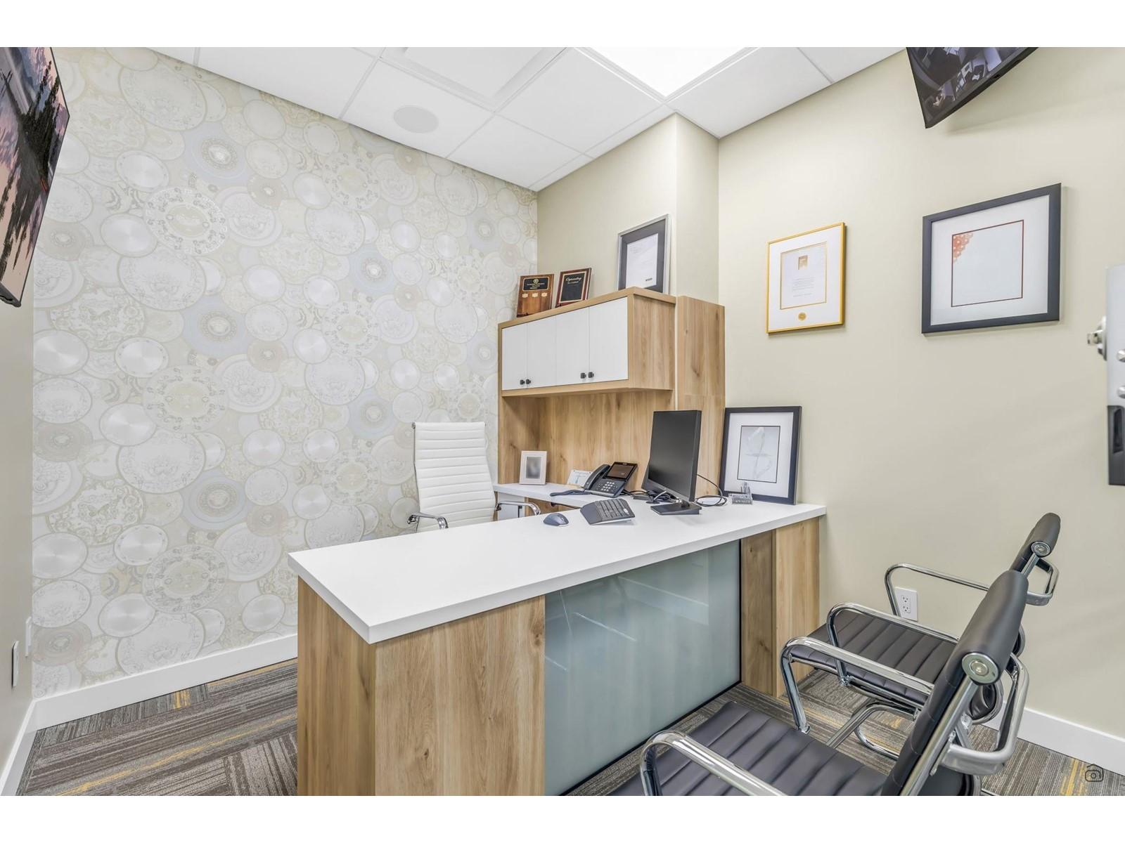 












108 7511 120 STREET

,
Delta,




British Columbia
V4C0C1

