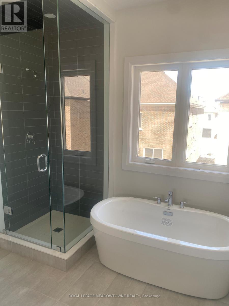 












186 SEGUIN STREET

,
Richmond Hill,




Ontario
L4E1N3

