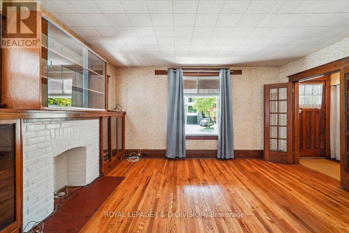 












172 BRIAR HILL AVENUE

,
Toronto,




Ontario
M4R1H9

