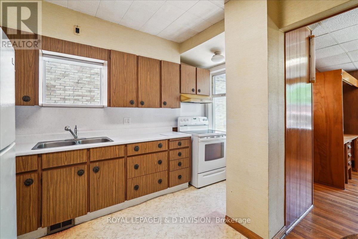 












172 BRIAR HILL AVENUE

,
Toronto,




Ontario
M4R1H9

