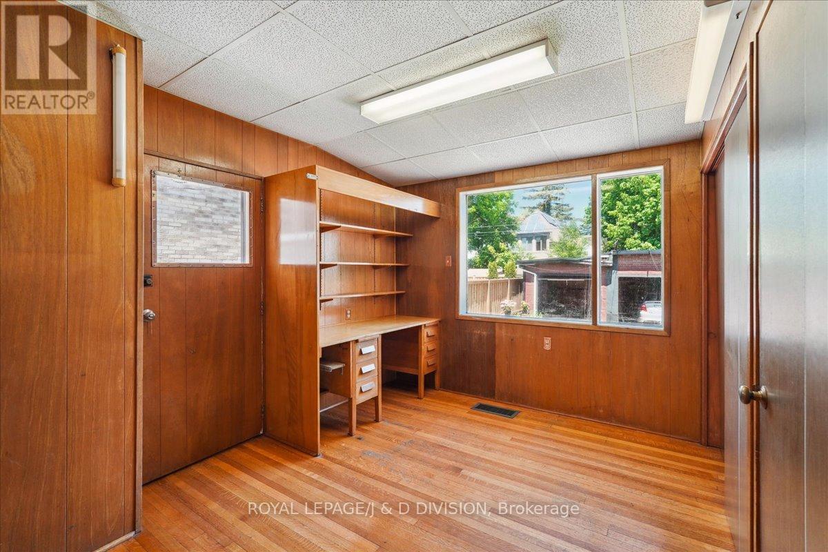 












172 BRIAR HILL AVENUE

,
Toronto,




Ontario
M4R1H9

