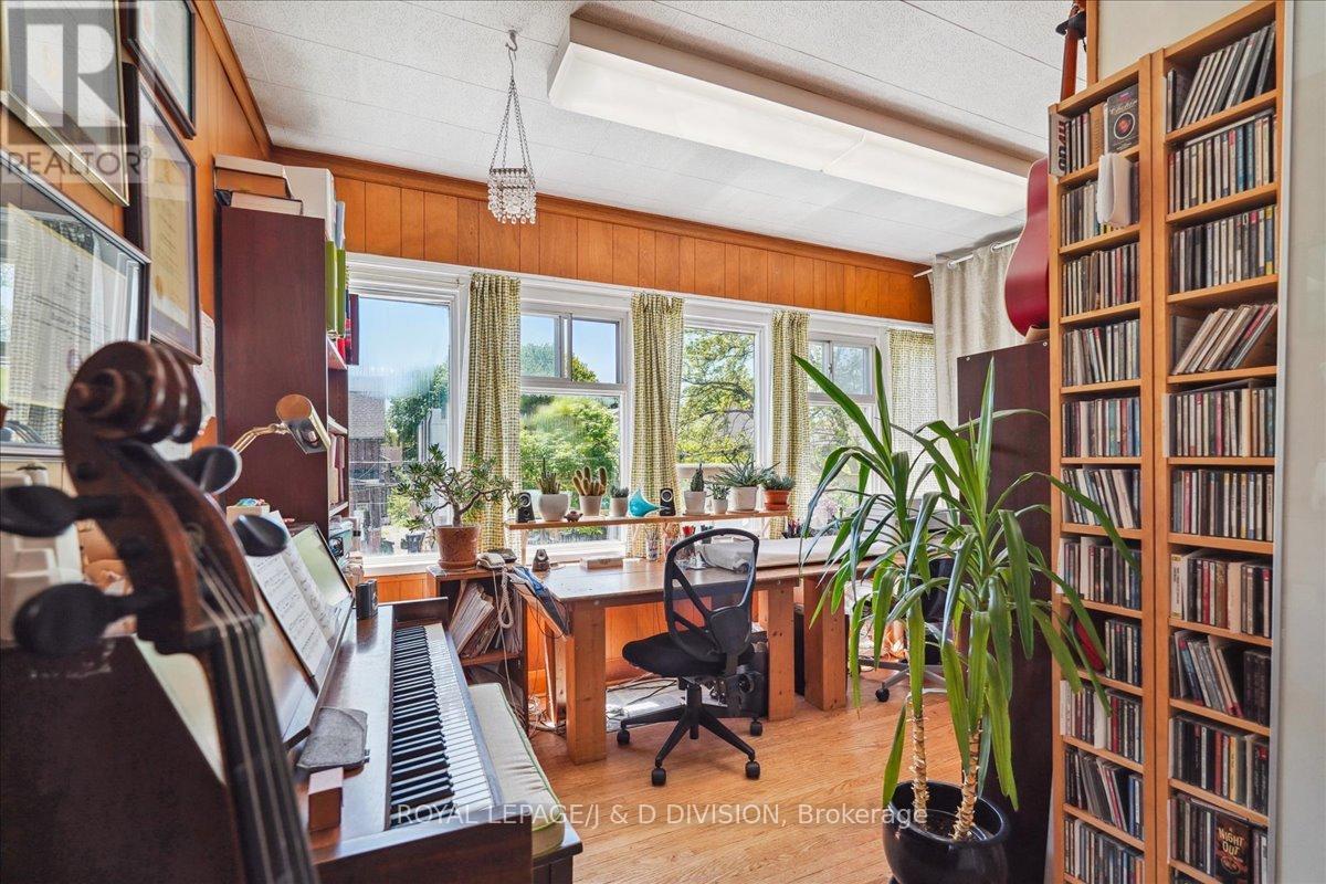 












172 BRIAR HILL AVENUE

,
Toronto,




Ontario
M4R1H9

