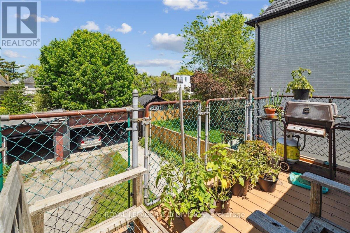 












172 BRIAR HILL AVENUE

,
Toronto,




Ontario
M4R1H9

