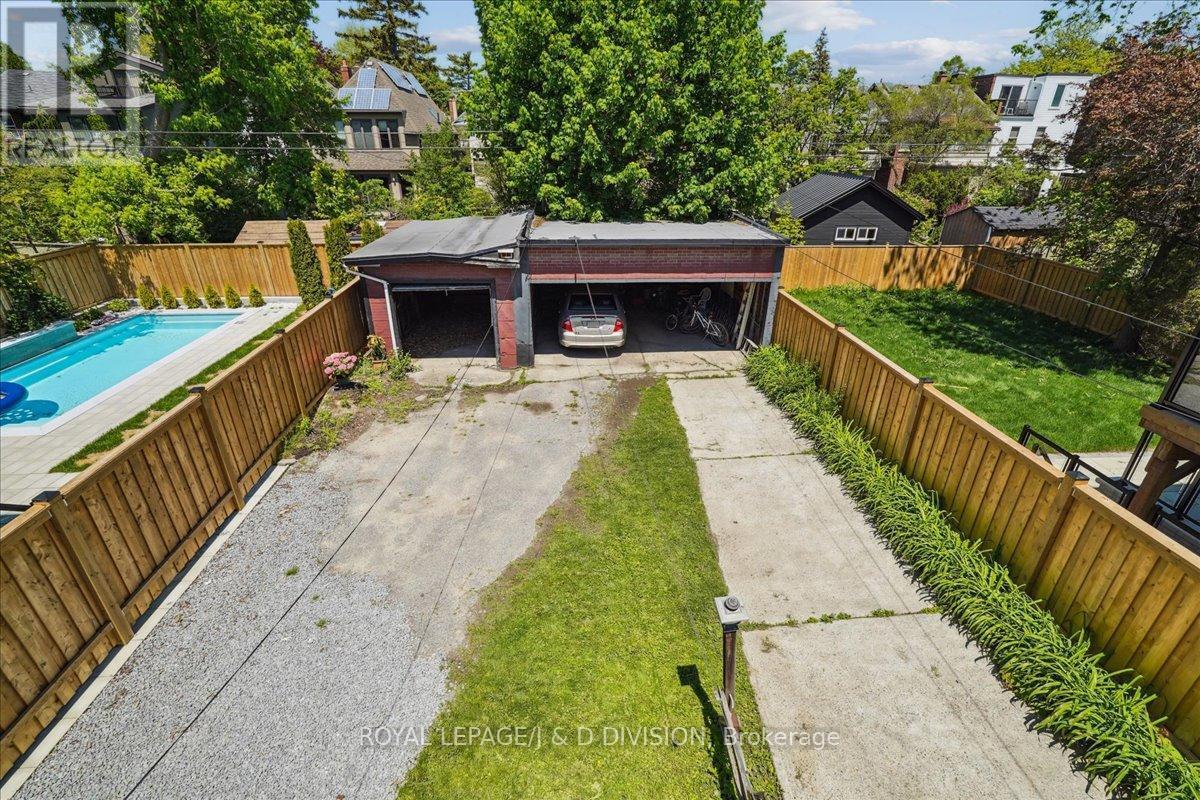 












172 BRIAR HILL AVENUE

,
Toronto,




Ontario
M4R1H9

