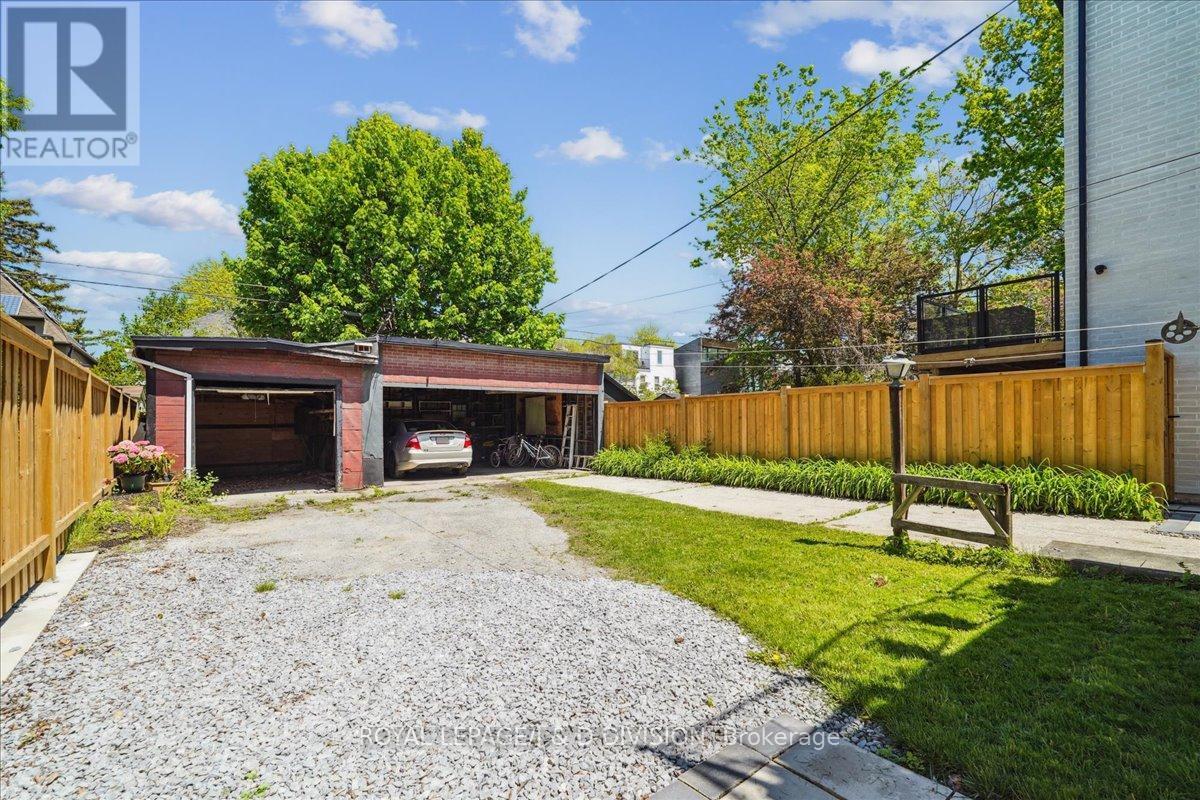 












172 BRIAR HILL AVENUE

,
Toronto,




Ontario
M4R1H9

