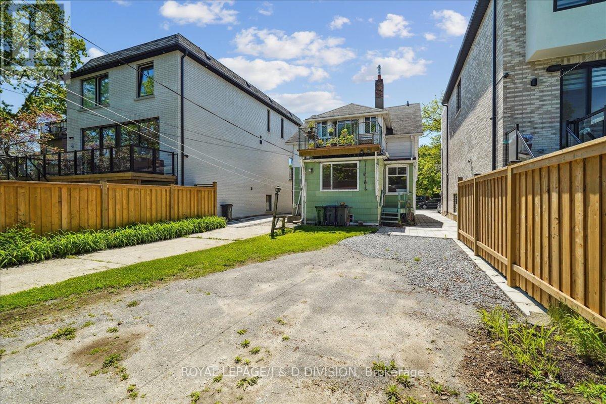 












172 BRIAR HILL AVENUE

,
Toronto,




Ontario
M4R1H9

