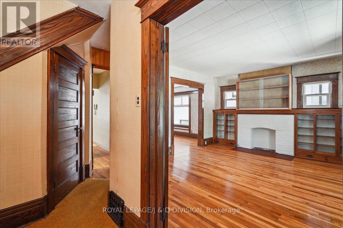 












172 BRIAR HILL AVENUE

,
Toronto,




Ontario
M4R1H9

