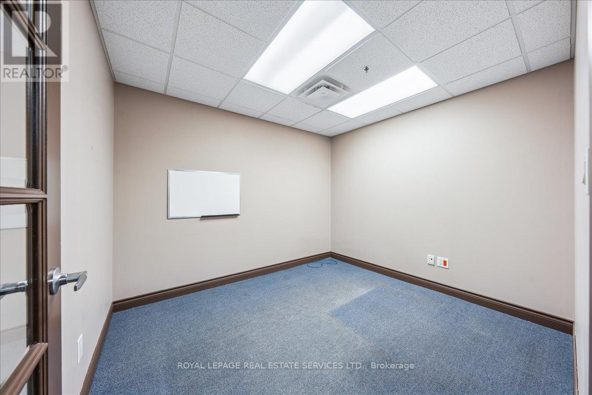 












6 - 355 HARRY WALKER PARKWAY

,
Newmarket,




Ontario
L3Y8V6

