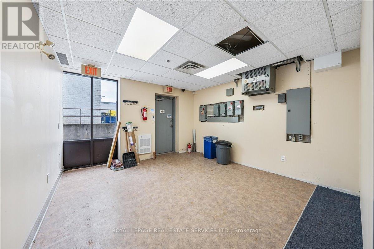 












6 - 355 HARRY WALKER PARKWAY

,
Newmarket,




Ontario
L3Y8V6


