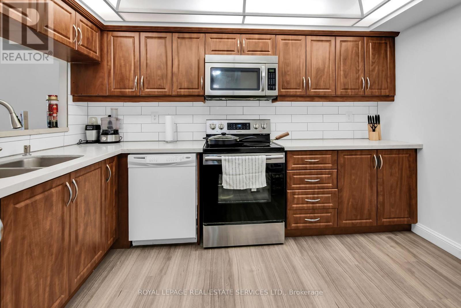 












708 - 24 HANOVER ROAD

,
Brampton,




Ontario
L6S5K8


