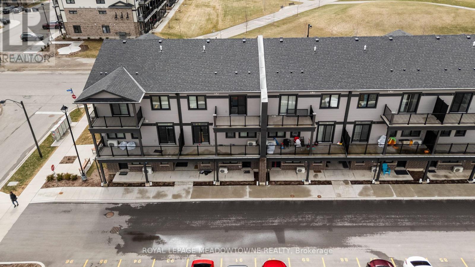 












6 - 182 OAT LANE

,
Kitchener,




Ontario
N2R0S8


