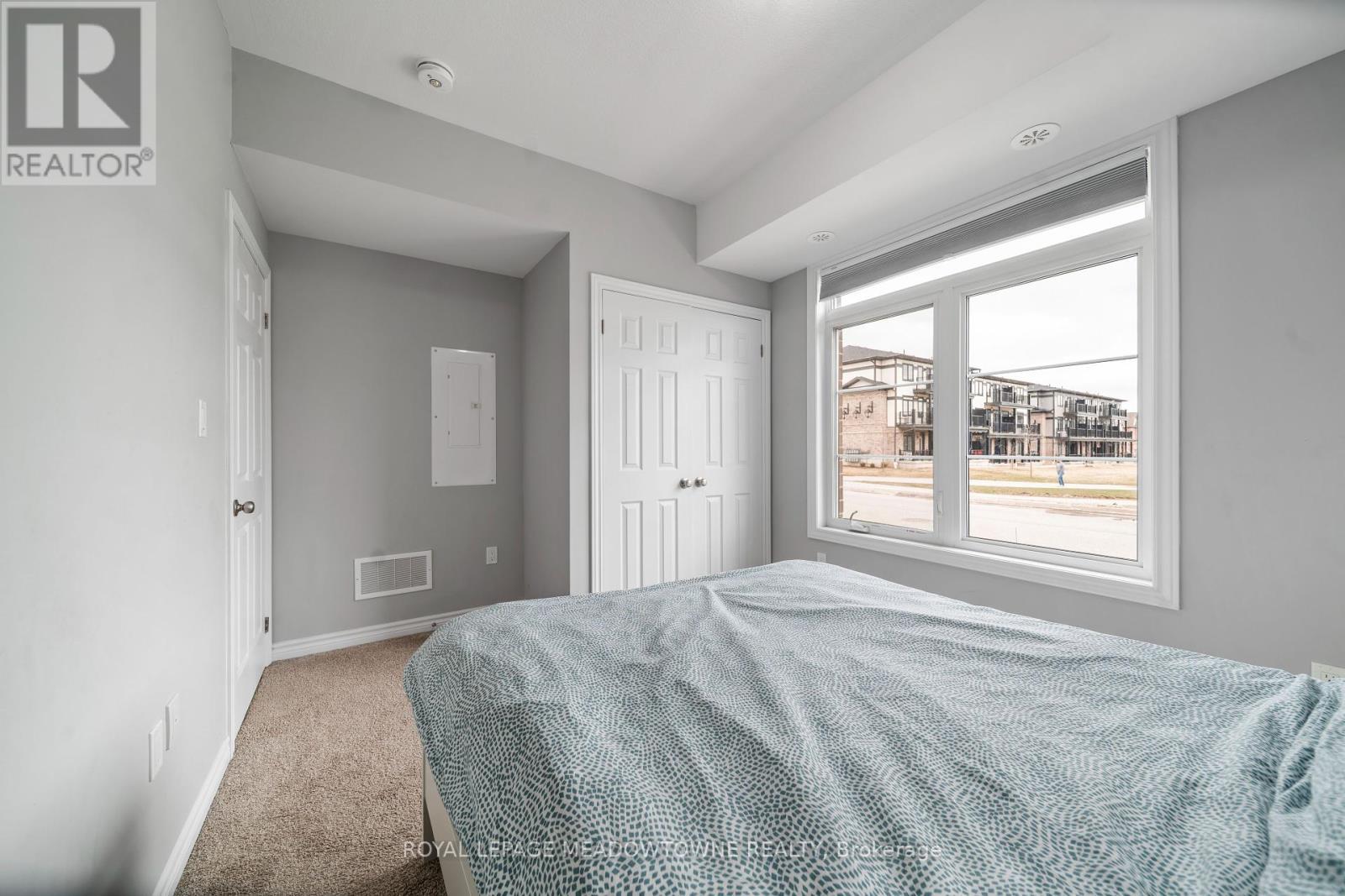 












6 - 182 OAT LANE

,
Kitchener,




Ontario
N2R0S8

