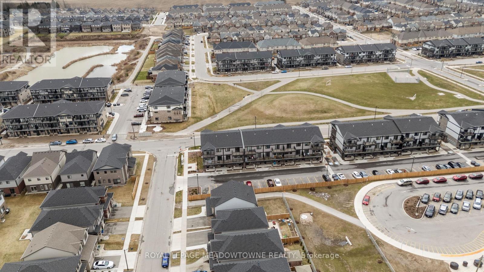 












6 - 182 OAT LANE

,
Kitchener,




Ontario
N2R0S8


