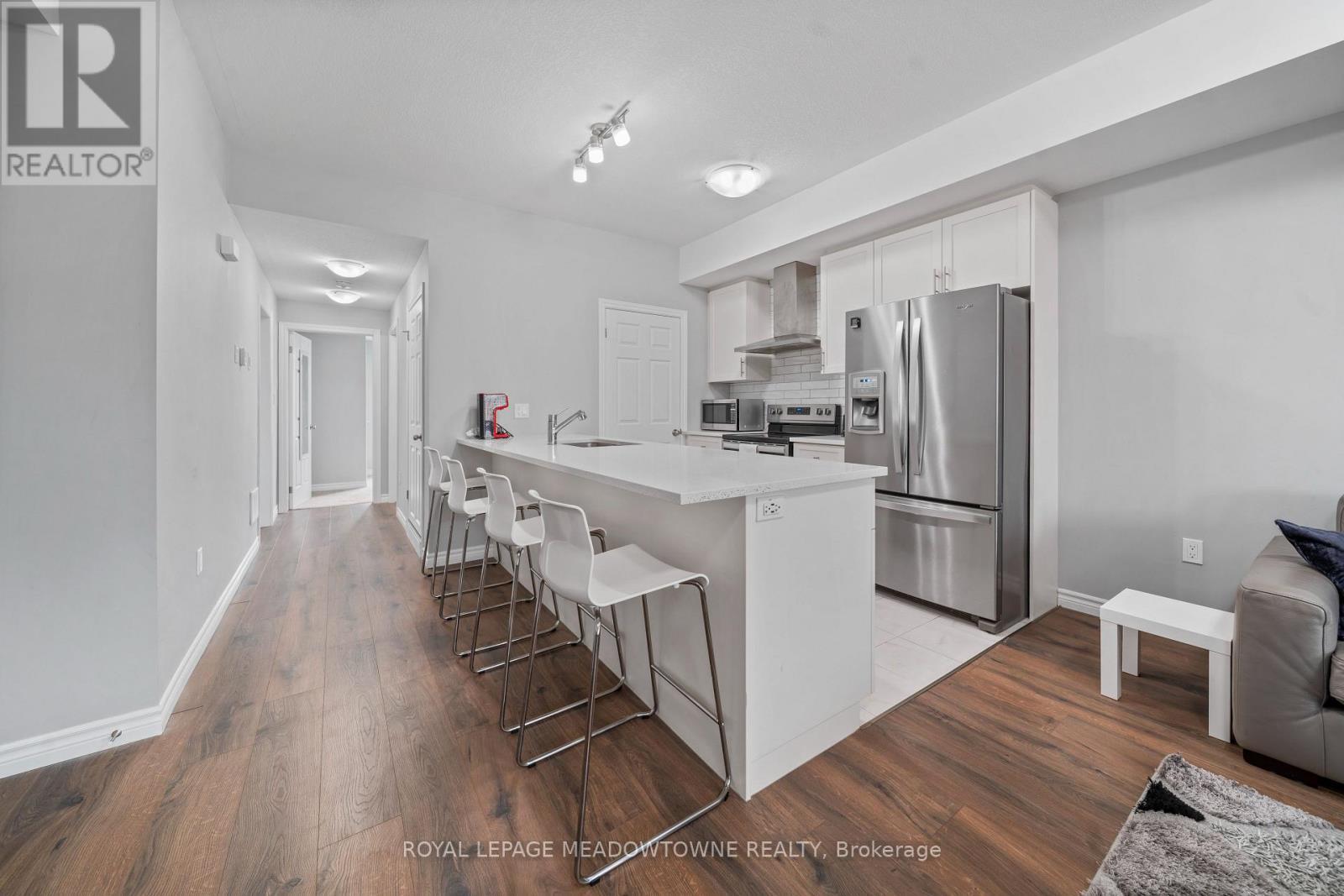 












6 - 182 OAT LANE

,
Kitchener,




Ontario
N2R0S8

