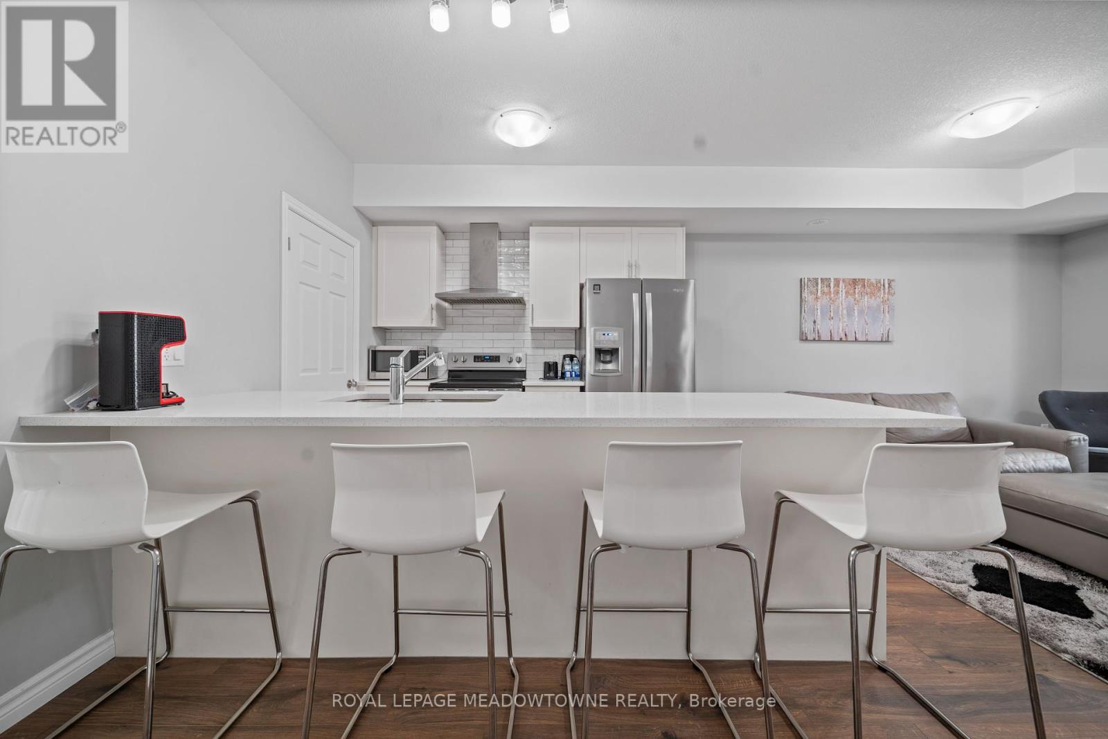 












6 - 182 OAT LANE

,
Kitchener,




Ontario
N2R0S8

