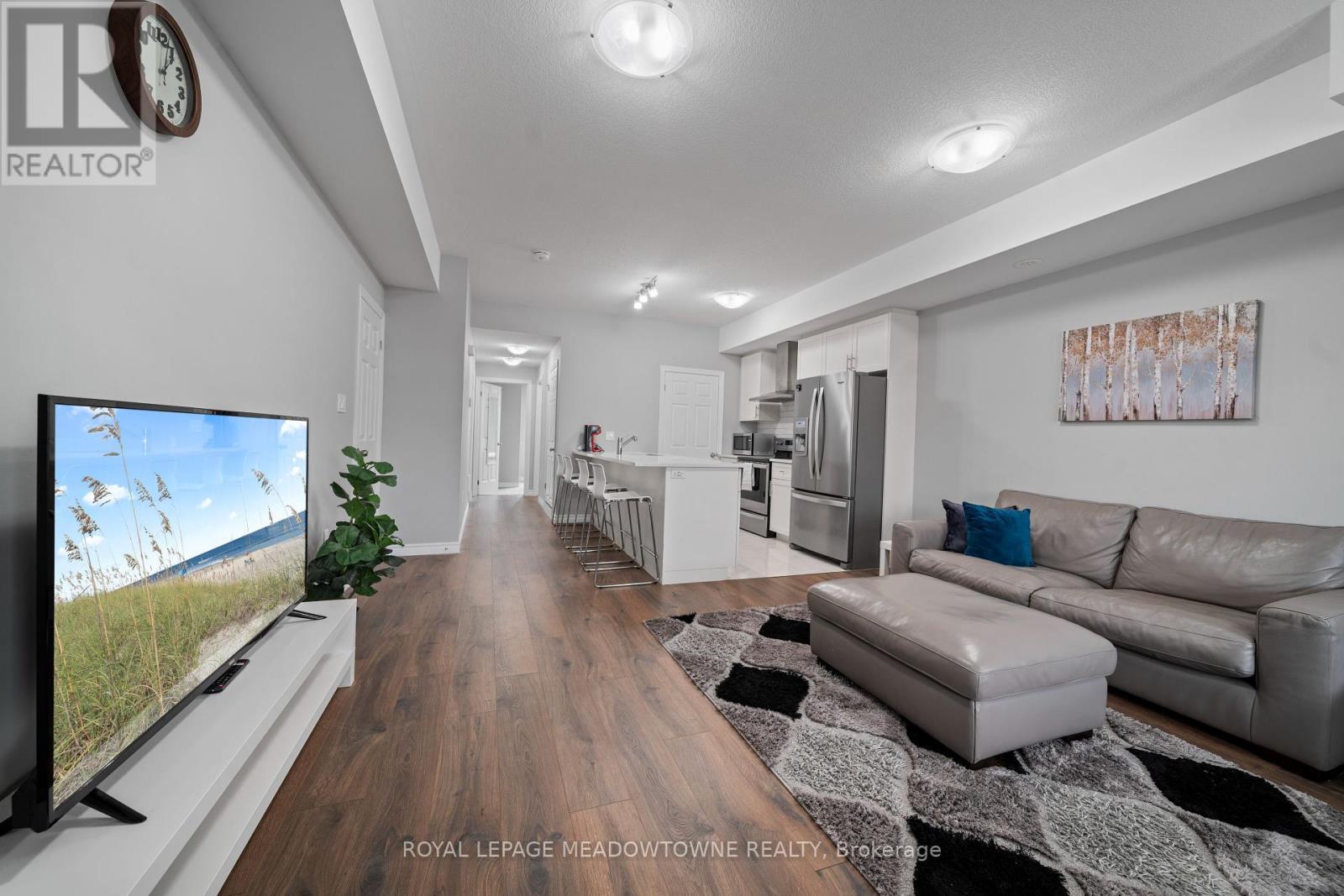 












6 - 182 OAT LANE

,
Kitchener,




Ontario
N2R0S8

