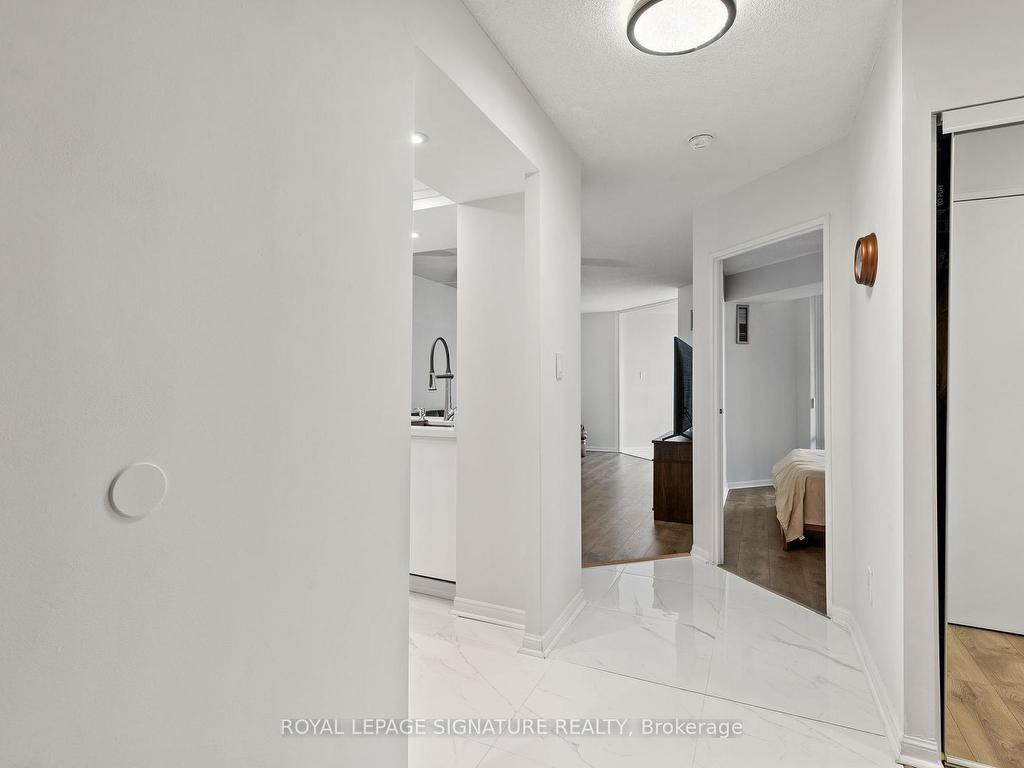 









550


Webb

Drive, 1406,
Mississauga,




ON
L5B 3Y4

