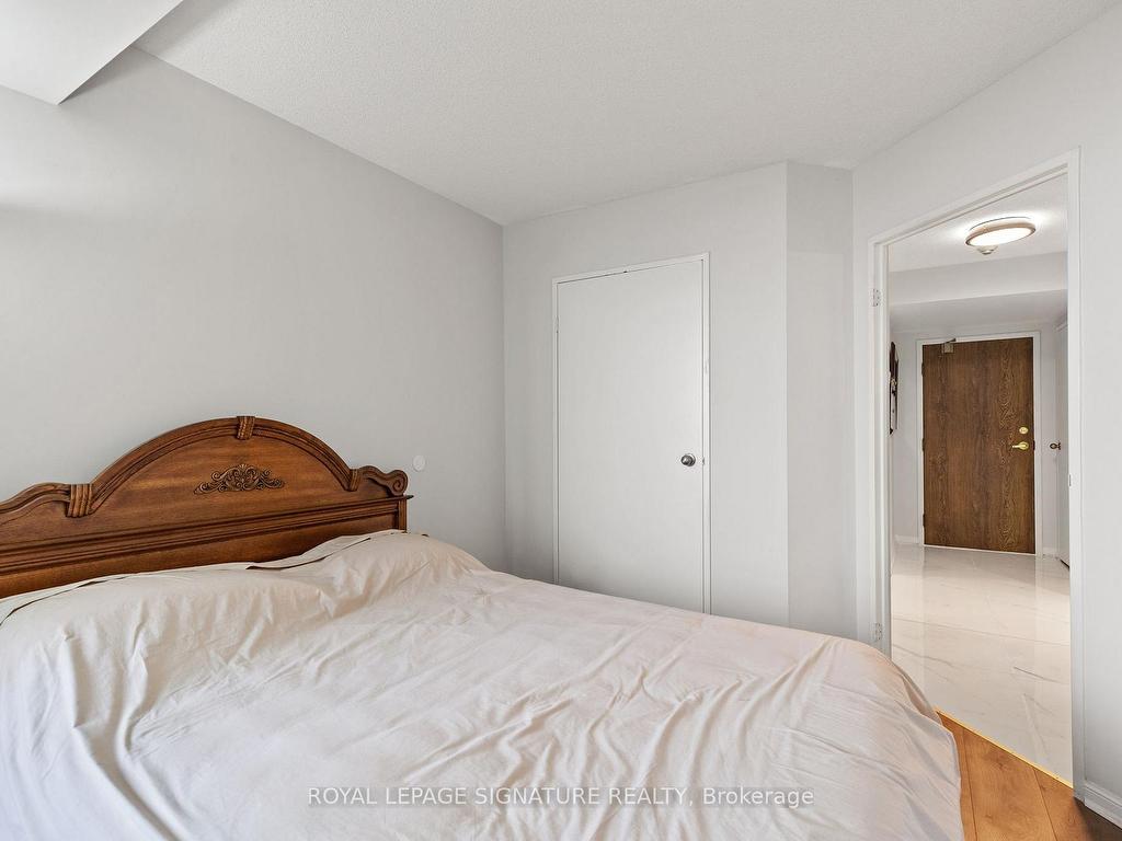 









550


Webb

Drive, 1406,
Mississauga,




ON
L5B 3Y4

