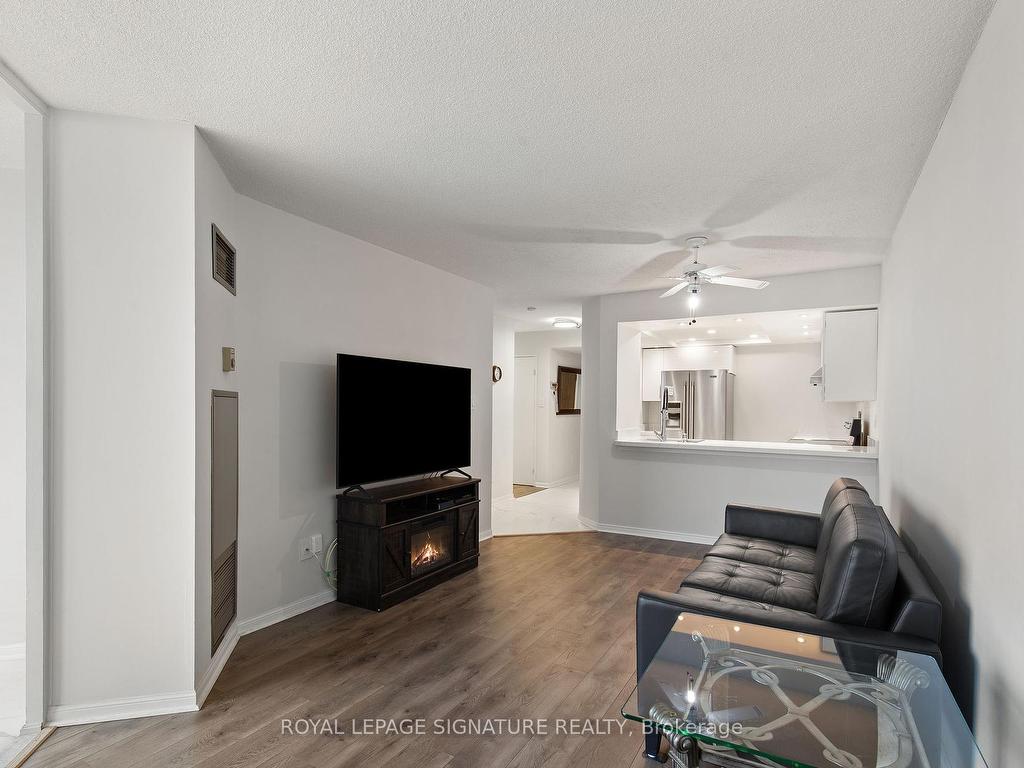 









550


Webb

Drive, 1406,
Mississauga,




ON
L5B 3Y4

