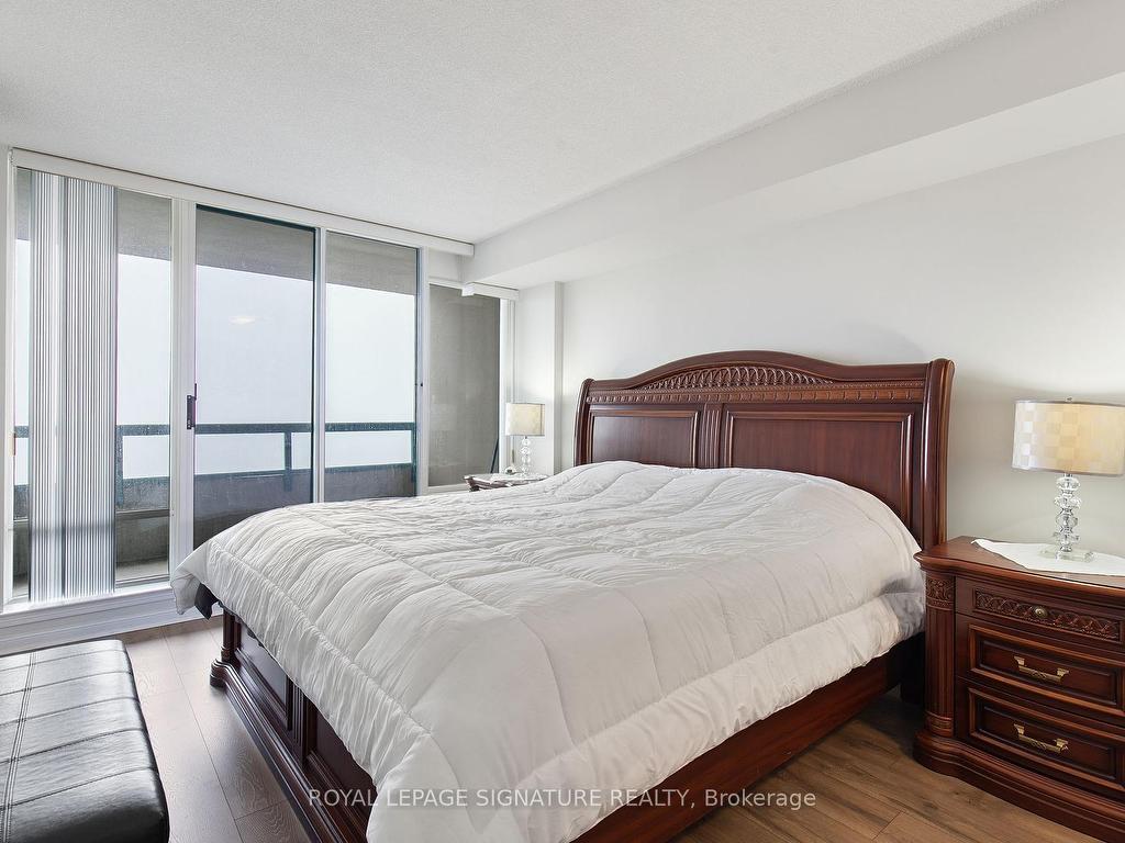 









550


Webb

Drive, 1406,
Mississauga,




ON
L5B 3Y4

