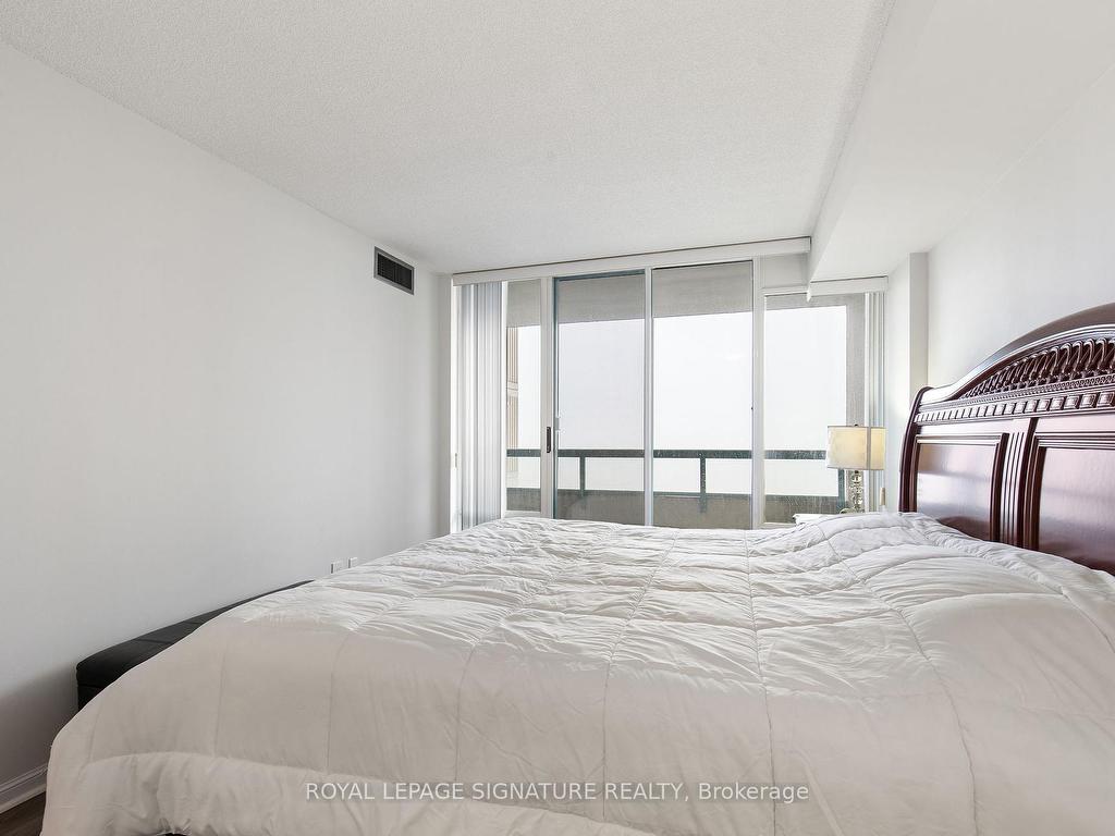 









550


Webb

Drive, 1406,
Mississauga,




ON
L5B 3Y4

