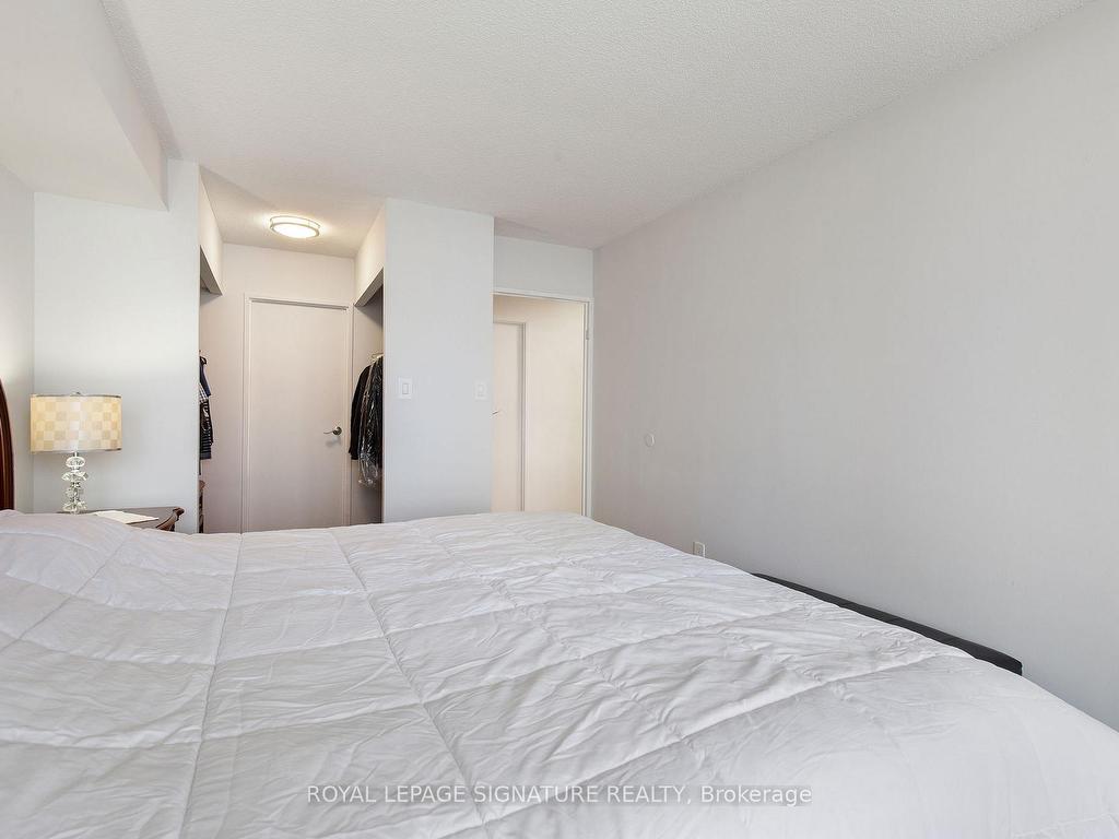 









550


Webb

Drive, 1406,
Mississauga,




ON
L5B 3Y4

