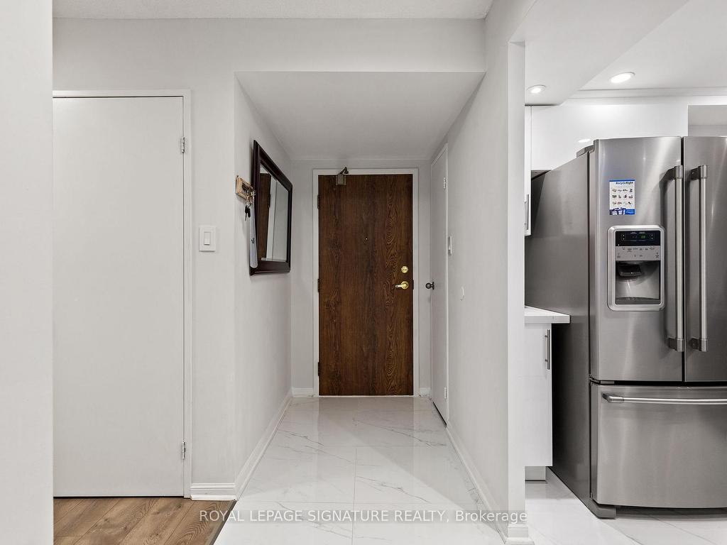 









550


Webb

Drive, 1406,
Mississauga,




ON
L5B 3Y4

