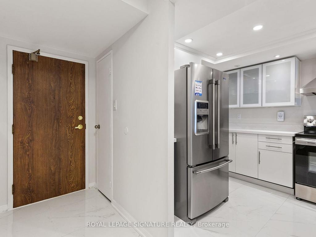 









550


Webb

Drive, 1406,
Mississauga,




ON
L5B 3Y4

