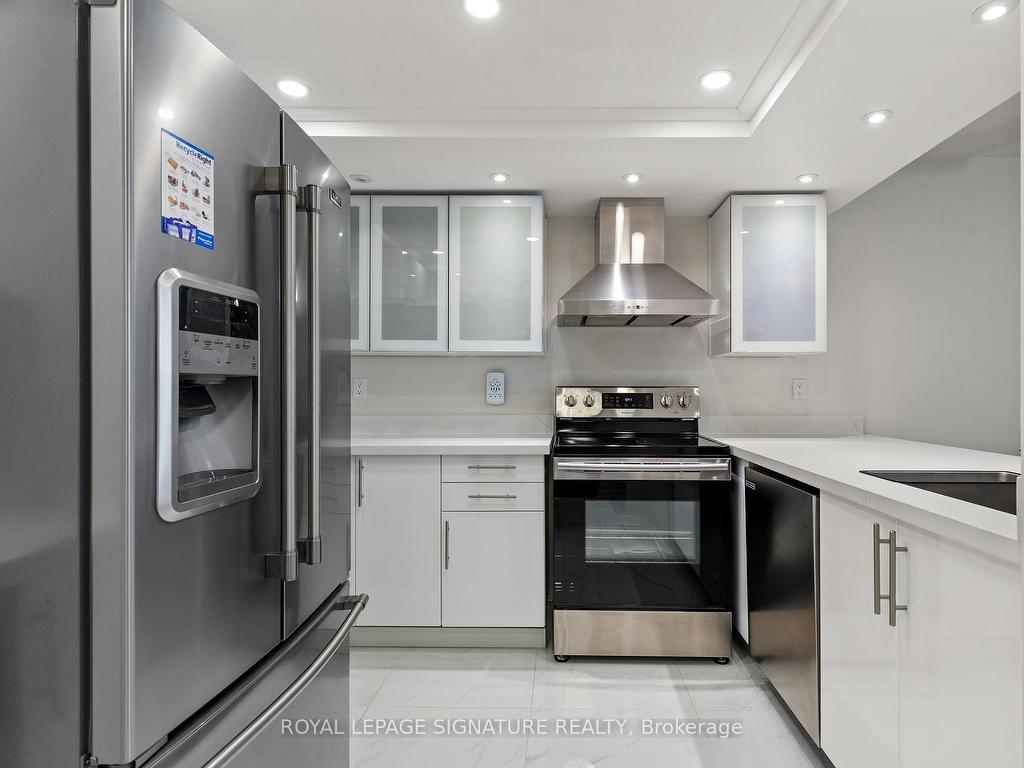 









550


Webb

Drive, 1406,
Mississauga,




ON
L5B 3Y4

