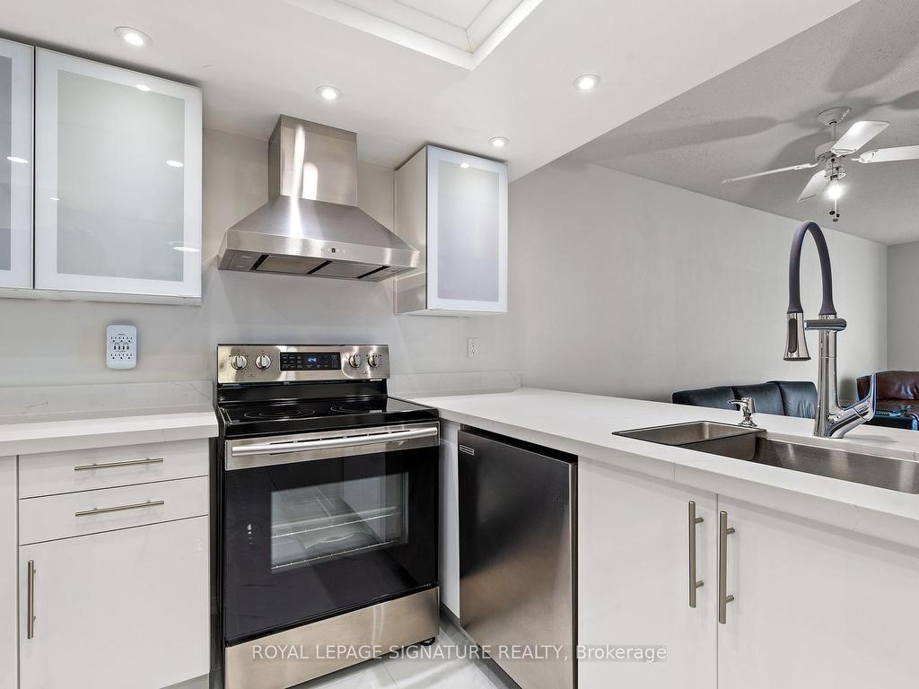









550


Webb

Drive, 1406,
Mississauga,




ON
L5B 3Y4

