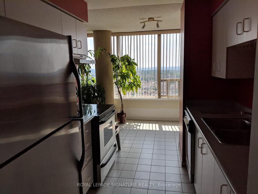 









330


Rathburn

Road West, 2209,
Mississauga,




ON
L5B 3Y1

