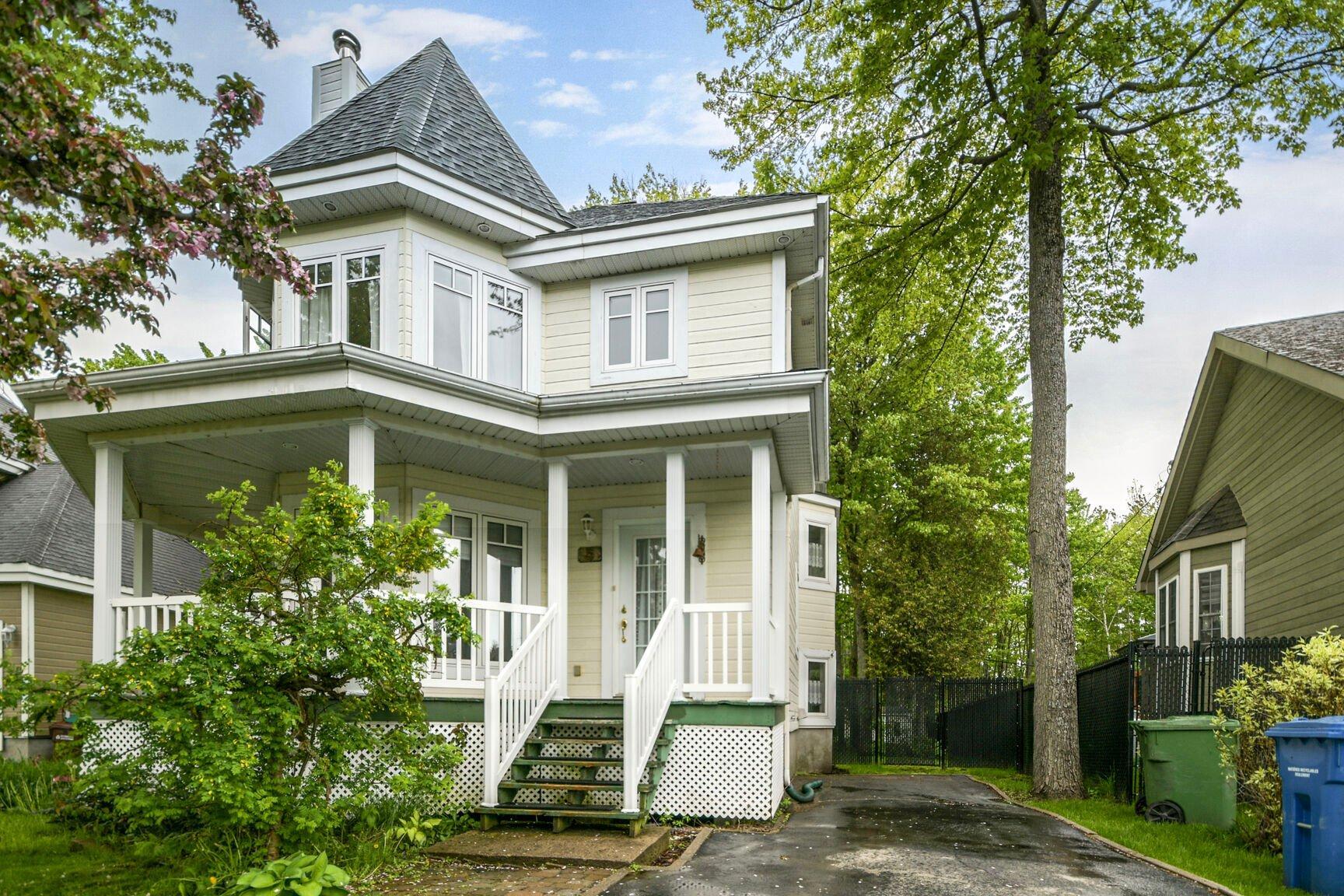 









5


Rue du Boisé

,
Lachute,




QC
J8H4N4

