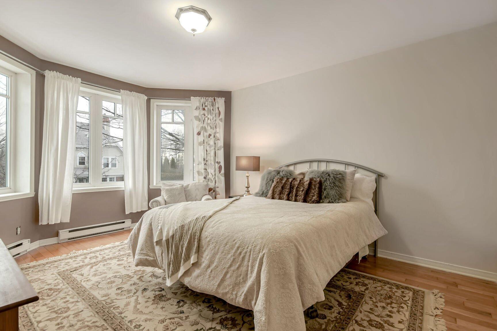 









5


Rue du Boisé

,
Lachute,




QC
J8H4N4

