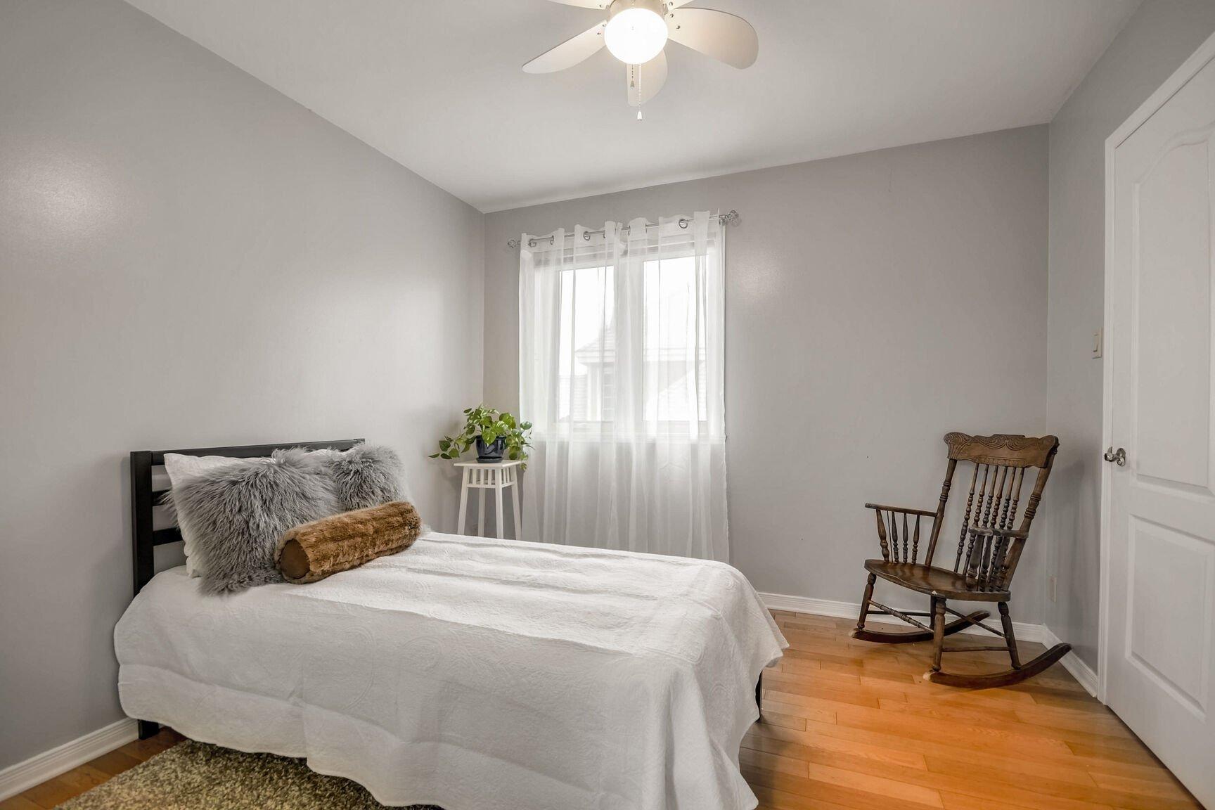 









5


Rue du Boisé

,
Lachute,




QC
J8H4N4

