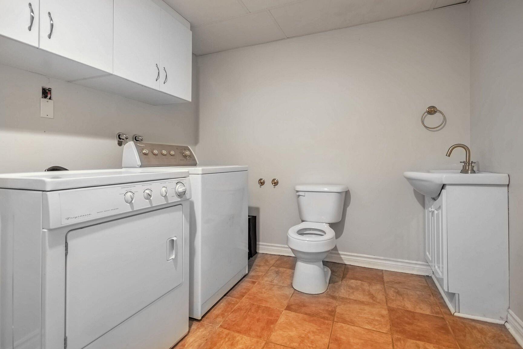 









5


Rue du Boisé

,
Lachute,




QC
J8H4N4

