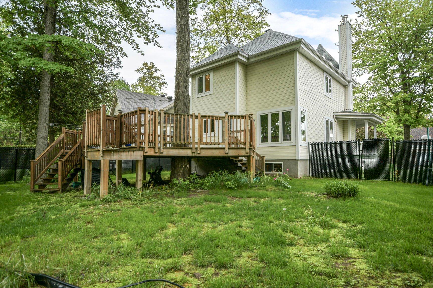 









5


Rue du Boisé

,
Lachute,




QC
J8H4N4

