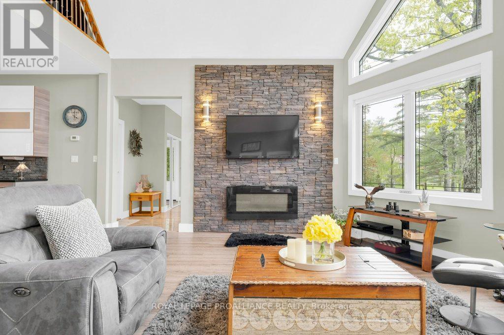 












1071 PINE PATH LANE

,
North Frontenac (Frontenac North),




Ontario
K0H1J0

