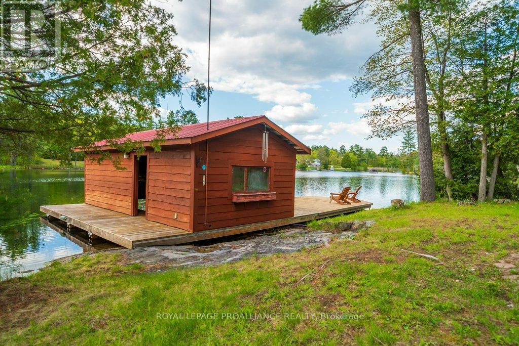 












1071 PINE PATH LANE

,
North Frontenac (Frontenac North),




Ontario
K0H1J0

