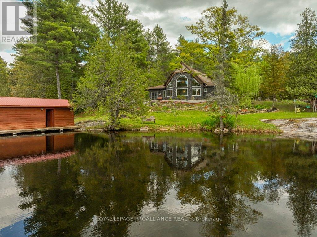 












1071 PINE PATH LANE

,
North Frontenac (Frontenac North),




Ontario
K0H1J0

