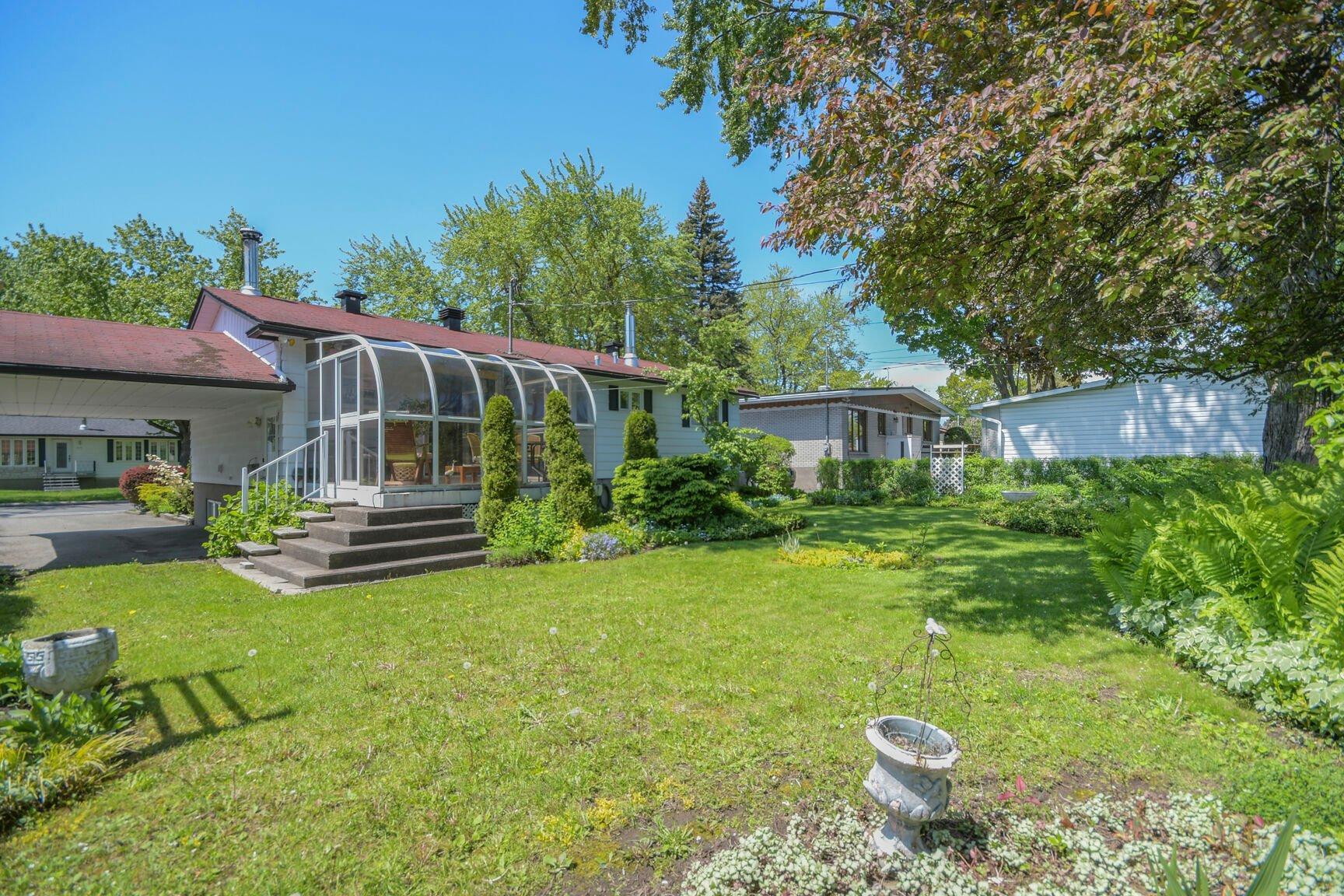 









3516


Rue Isabelle

,
Laval (Fabreville),




QC
H7P3N6

